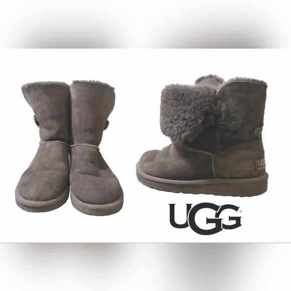 UGG Shoes - UGG Australia Bailey Button Short Boots Women’s 7 Brown Shearling Suede